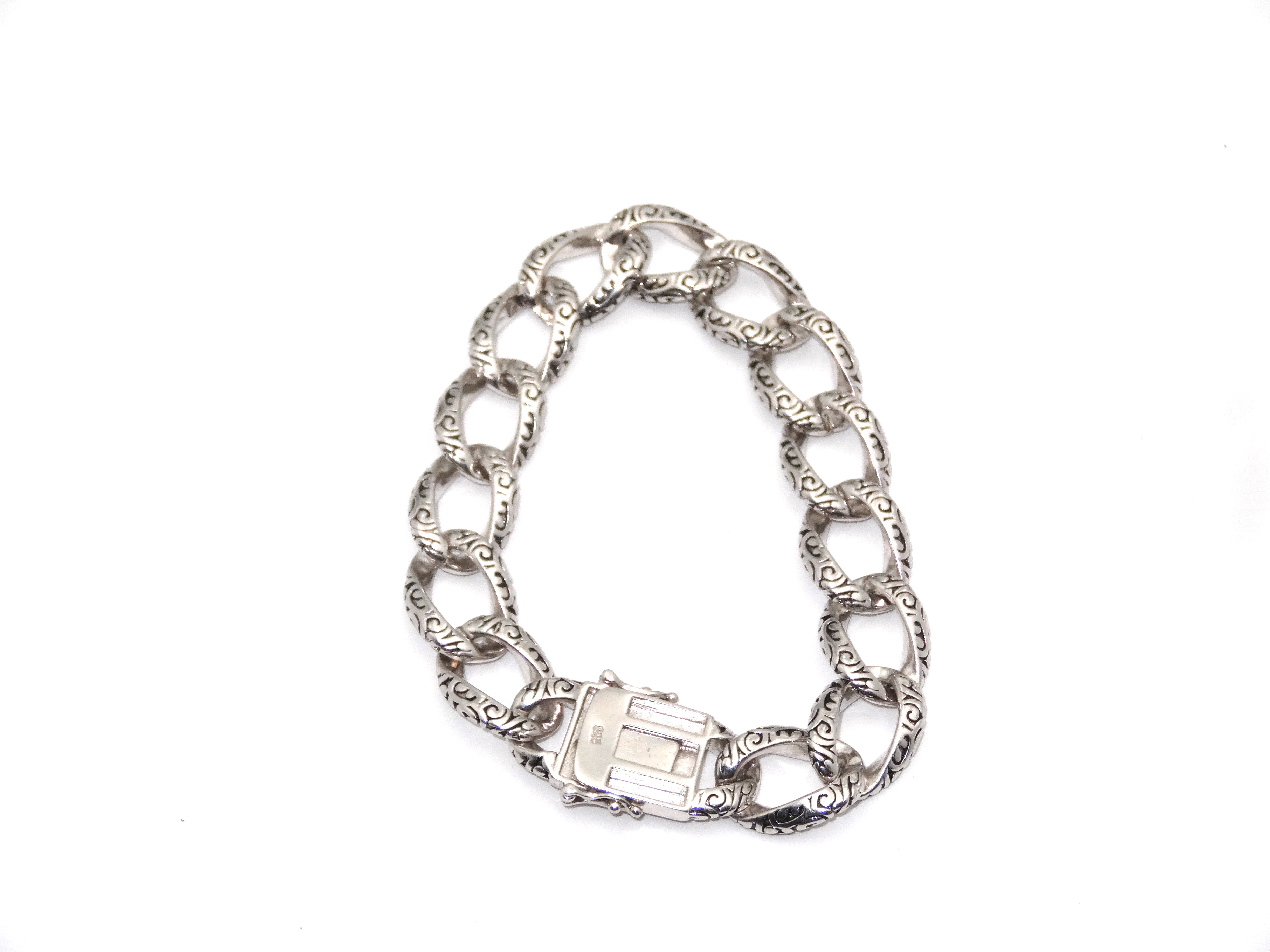 Gleam and Glow: Silver Jewelry – The Perfect Diwali Accessory