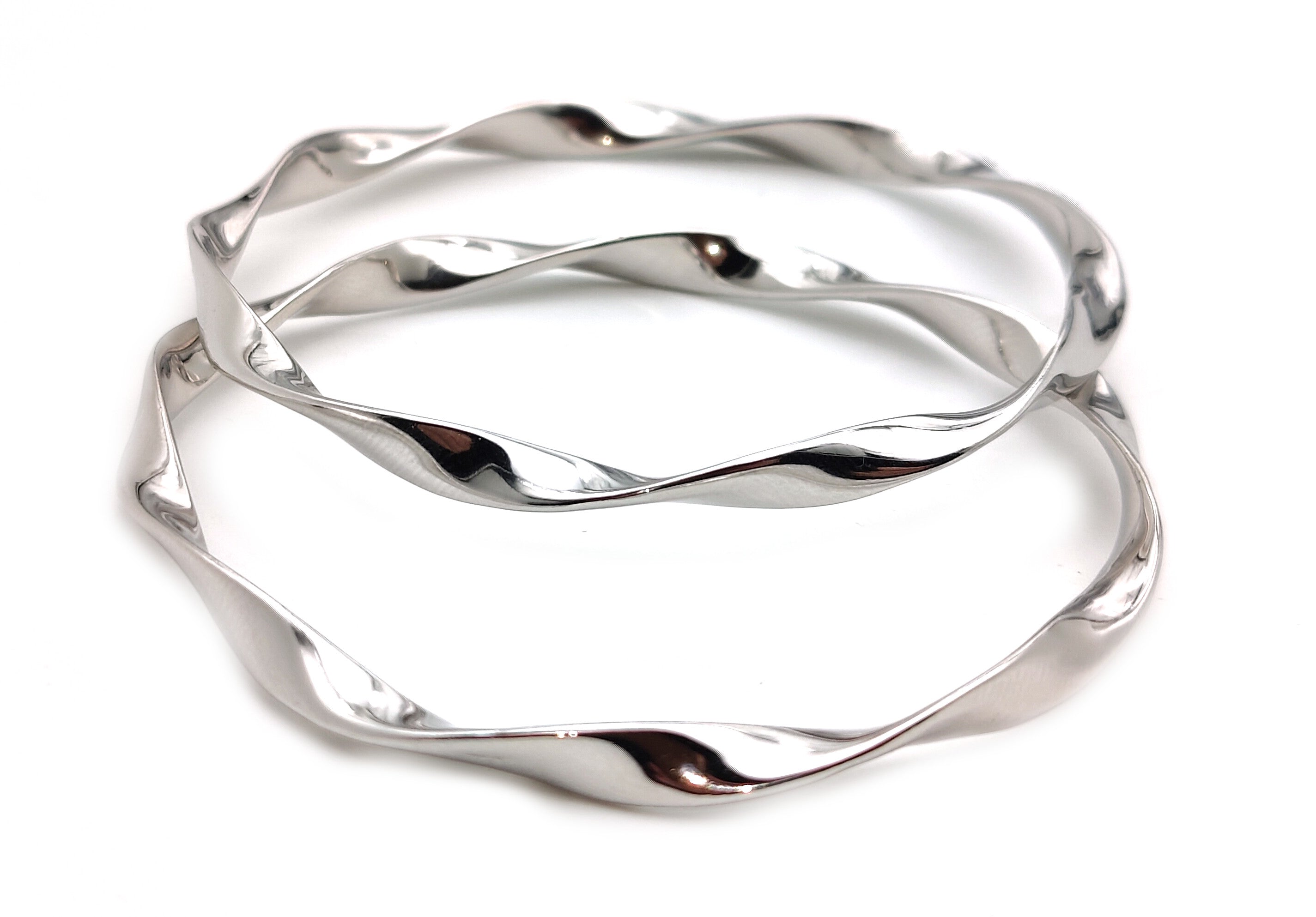 How to Choose the Perfect Silver Jewellery for New Year 2025