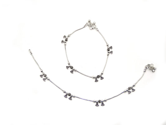 silver anklet front view