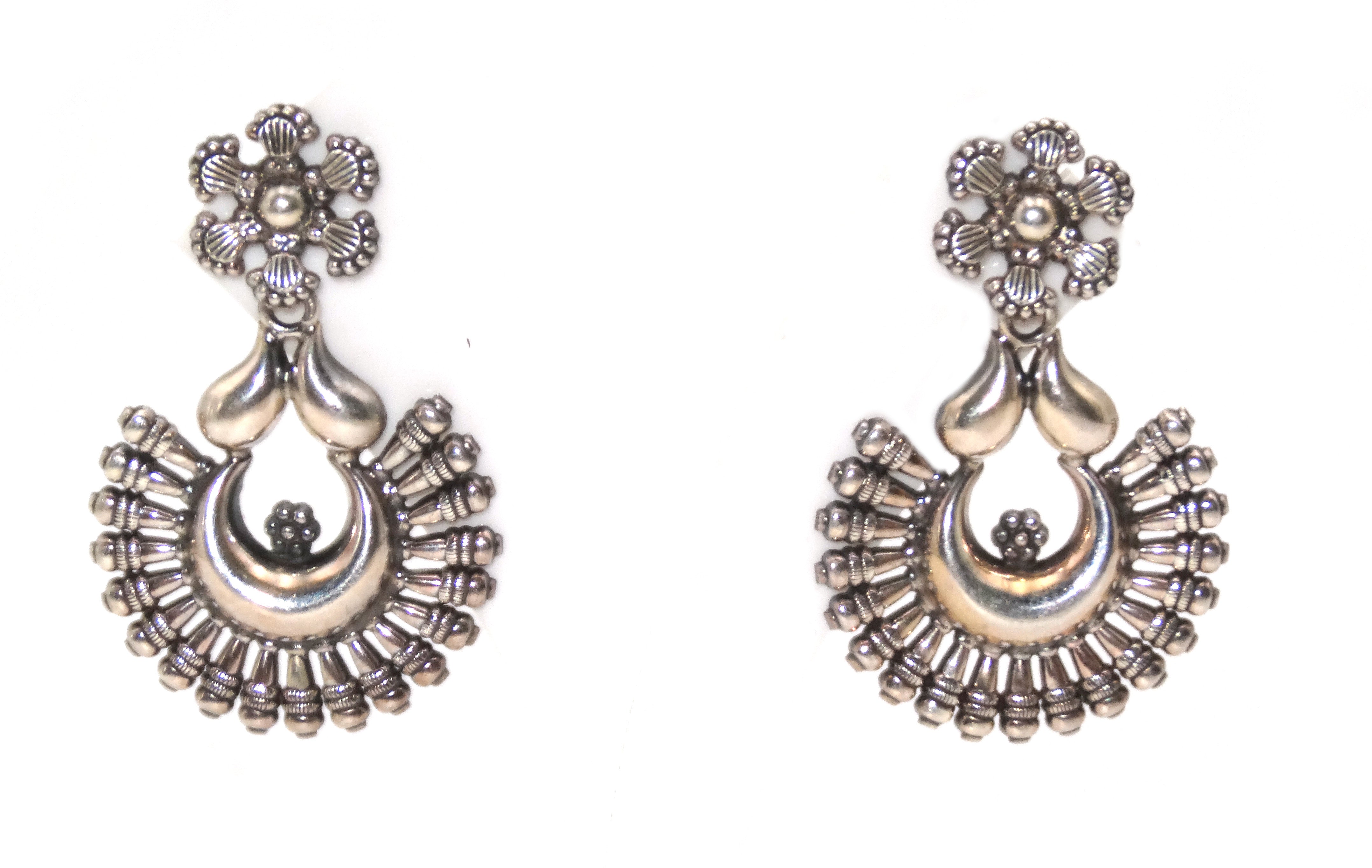 silver earrings 925 earrings cage earrings pearl earrings ruby earring mercasite earring exclusive earrings limited collection earring giva earrings tanishq earrings gold earrings gauri925
