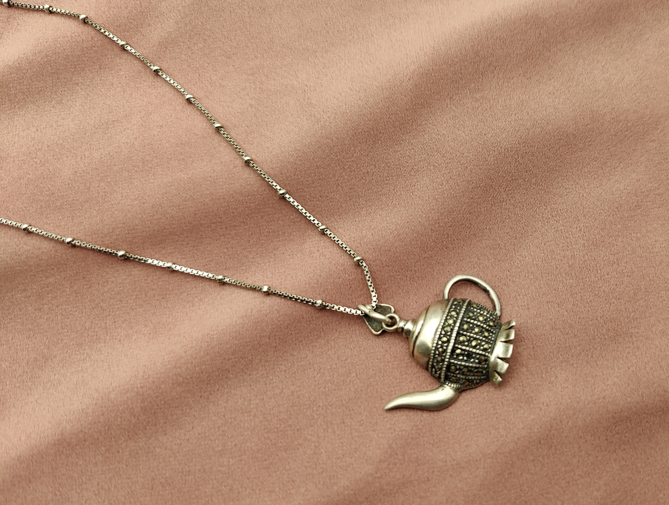 silver aladdin ka chirag pendant